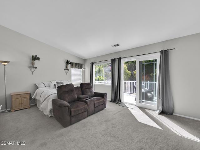 659 N Muirfield Avenue, Simi Valley CA: https://media.crmls.org/mediaz/1cba46ce-1b6d-488d-926a-b72b796aea78.jpg