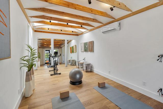 1833 Brandon Street, Oakland CA: https://media.crmls.org/mediaz/1cbada14-dc18-414e-a541-e3036d0b233b.jpg