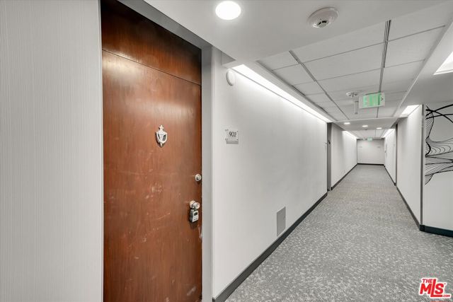 2160 E Century Parkway, Los Angeles CA: https://media.crmls.org/mediaz/1cbaf04c-48d9-412c-ae17-0118c8803f1c.jpg