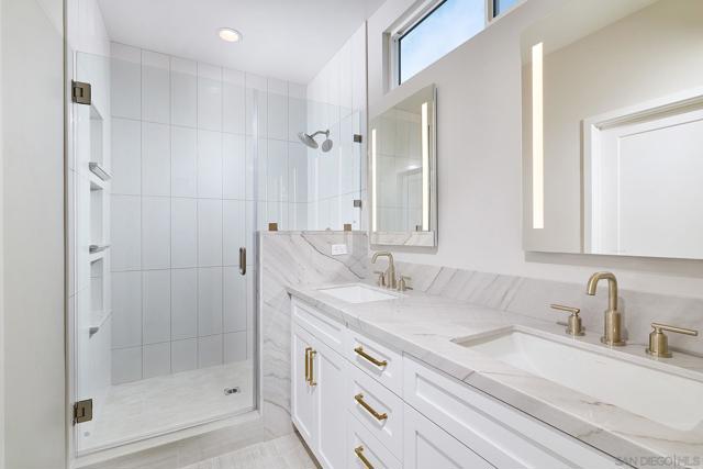 563 N Vulcan Ave, Encinitas CA: https://media.crmls.org/mediaz/1cbb484c-f4fa-4788-ad57-410007c1aca0.jpg