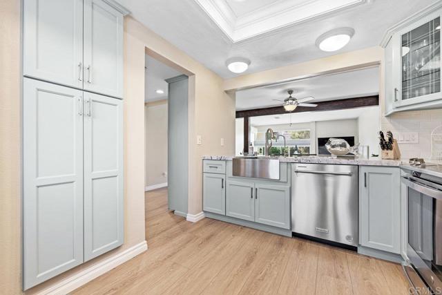 Detail Gallery Image 5 of 43 For 2505 Navarra, Carlsbad,  CA 92009 - 1 Beds | 1/1 Baths