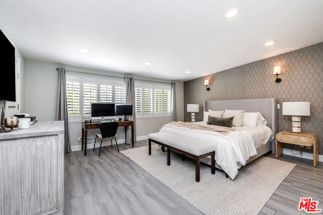 3544 Laurel Canyon Boulevard, Studio City CA: https://media.crmls.org/mediaz/1cbbd5e7-4dcf-41ab-b609-f14cb6966379.jpg