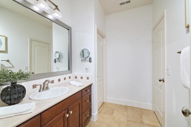 Detail Gallery Image 31 of 42 For 2266 Aventurine Place, Carlsbad,  CA 92009 - 4 Beds | 4 Baths