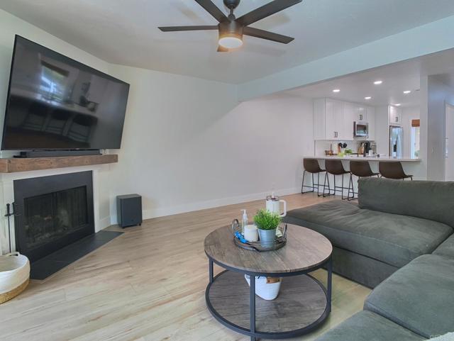 Detail Gallery Image 5 of 39 For 9230 Carlton Oaks Dr, Santee,  CA 92071 - 2 Beds | 1/1 Baths