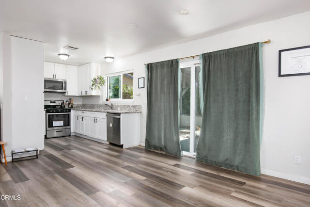 43063 Lemonwood Dr Drive, Lancaster CA: https://media.crmls.org/mediaz/1cbcf3ca-f12d-41ad-a1d5-d8669abc7cd1.jpg