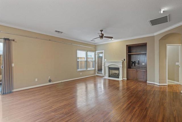3009 La Vina Circle, Los Banos CA: https://media.crmls.org/mediaz/1cbd1877-af61-4e54-b250-afc0f5f086ce.jpg