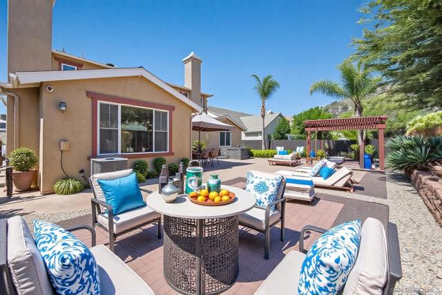 2954 Rangpur Court, Escondido CA: https://media.crmls.org/mediaz/1cbd6ee0-ec41-4ac4-980c-e0d19947745b.jpg
