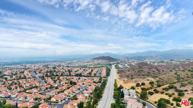 19638 Kilfinan Street, Porter Ranch CA: https://media.crmls.org/mediaz/1cbda968-8c13-4594-ba36-4994f247b8d4.jpg