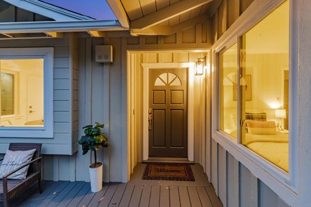 6827 Ridgewood Drive, Oakland CA: https://media.crmls.org/mediaz/1cbeafc1-9055-459e-b155-8a95fee40eb3.jpg