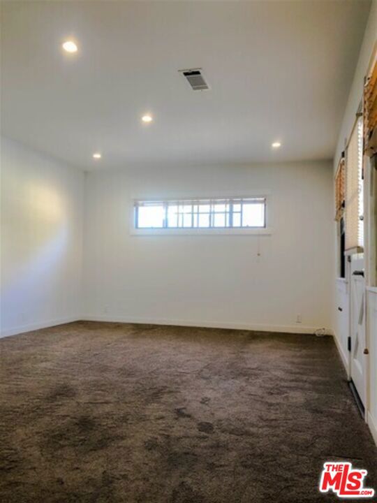 7800 Dunbarton Avenue, Los Angeles CA: https://media.crmls.org/mediaz/1cbed196-a5e0-4230-a6bc-504a4d11f624.jpg