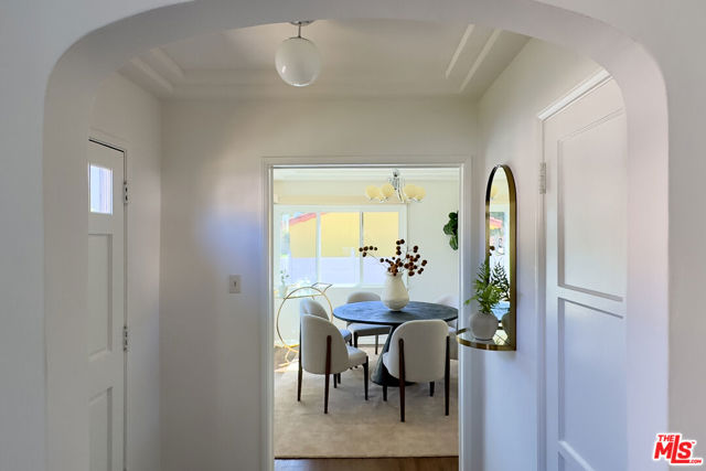 3987 Roxton Avenue, Los Angeles CA: https://media.crmls.org/mediaz/1cbf6c3e-1021-442a-a5c6-5dc53d8afbff.jpg