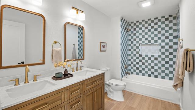 Detail Gallery Image 19 of 29 For 15662 via Calanova, San Diego,  CA 92128 - 3 Beds | 2/1 Baths