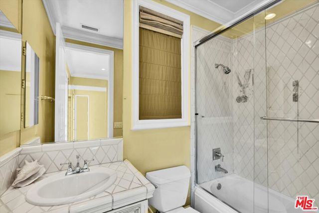 29734 Mulholland Highway, Agoura Hills CA: https://media.crmls.org/mediaz/1cc0765a-b661-4253-83b1-ec428e9a2d75.jpg