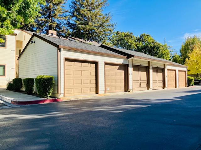 1391 Meadow Ridge Circle, San Jose CA: https://media.crmls.org/mediaz/1cc081ef-40a4-4d18-9bce-64b32995141c.jpg