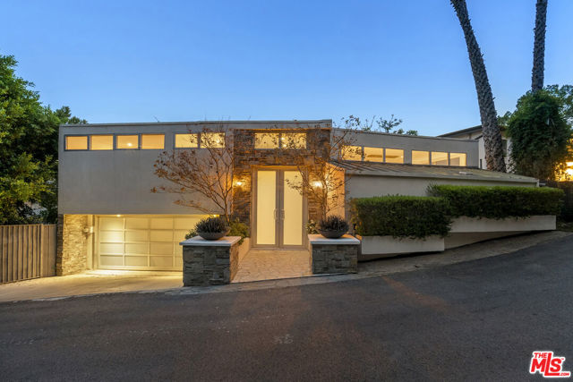 9222 Kinglet Drive