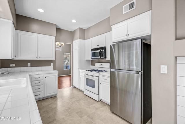 Image 10 of 41 For 4759 Rhapsody Drive