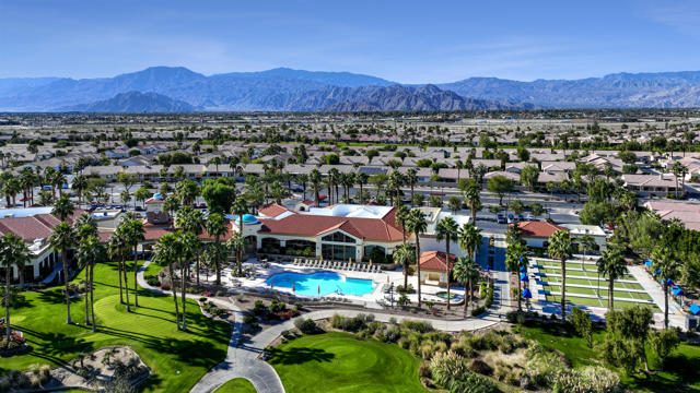 81025 Avenida Lorena, Indio CA: https://media.crmls.org/mediaz/1cc20697-94c0-44af-99f7-9c91789888d5.jpg