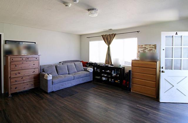 657 2nd Avenue, Redwood City CA: https://media.crmls.org/mediaz/1cc209ee-8a84-415d-8a7a-6c06d3b3e10a.jpg