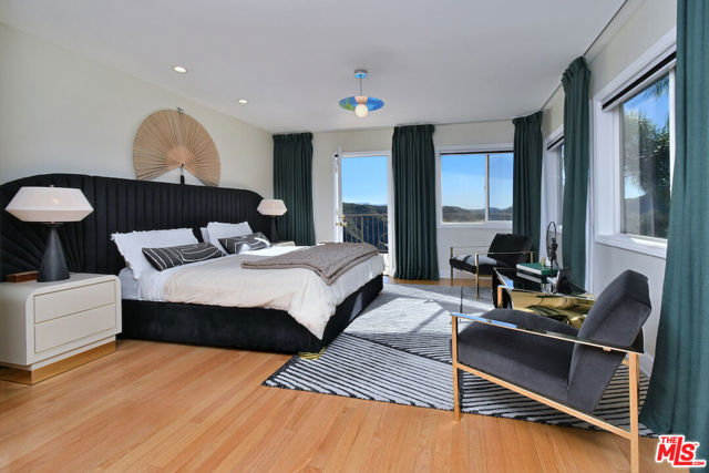 130 Dapplegray Road, Bell Canyon CA: https://media.crmls.org/mediaz/1cc256f7-2e60-4e5c-8e4e-39a9fd06cbc6.jpg