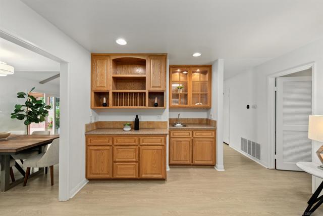 6667 Edmonton Ave, San Diego CA: https://media.crmls.org/mediaz/1cc4389d-03ea-4091-89a4-1a5678a3d5e4.jpg