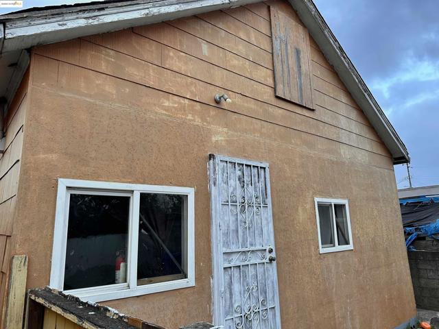 1342 Garvin Ave, Richmond CA: https://media.crmls.org/mediaz/1cc49adb-dfd8-4dc6-b062-0bcbe62c0acf.jpg