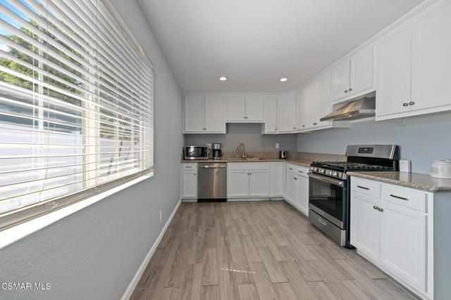 789 Glen Oaks Road, Thousand Oaks CA: https://media.crmls.org/mediaz/1cc5042e-bb0f-43cf-88d1-a12e56b8cca8.jpg