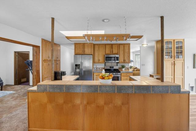 1222 Via Del Sol Road, Salinas CA: https://media.crmls.org/mediaz/1cc5b218-4557-4ddc-9766-643d40d40e5b.jpg