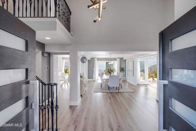 1660 Valecroft Avenue, Westlake Village CA: https://media.crmls.org/mediaz/1cc64c1c-ffd2-4226-8fd3-2fb5473a1ab3.jpg