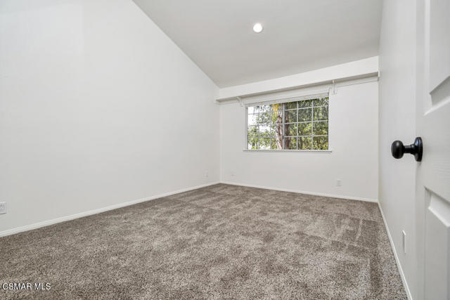 251 Hill Ranch Drive, Thousand Oaks CA: https://media.crmls.org/mediaz/1cc6829a-7f9b-474a-b805-6000db714ecc.jpg