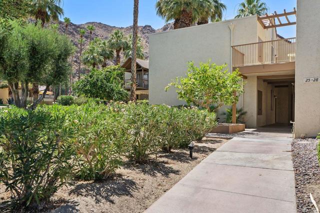 78125 Cabrillo Lane, Indian Wells CA: https://media.crmls.org/mediaz/1cc6969c-e7fa-4f32-a61d-6aee67d2d2a8.jpg