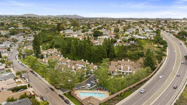 4535 Chateau Drive, San Diego CA: https://media.crmls.org/mediaz/1cc6d06e-3c9a-4021-a3dc-8343db741073.jpg