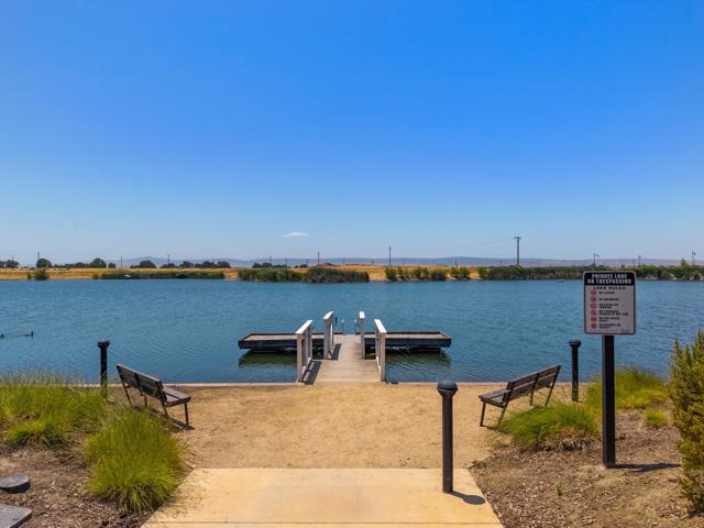 1141 Navigator Drive, Lathrop CA: https://media.crmls.org/mediaz/1cc6fe7d-f5fd-45e0-a4b4-95a9095f29a3.jpg
