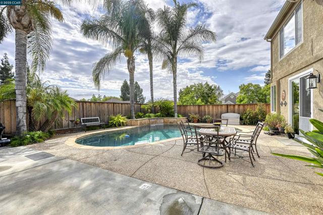 713 Tennyson Dr, Livermore CA: https://media.crmls.org/mediaz/1cc79b32-fb6d-4b94-a3bf-7c91fa3e27b3.jpg