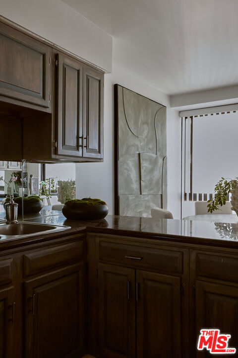 10790 Wilshire Boulevard, Los Angeles CA: https://media.crmls.org/mediaz/1cc7da12-d781-4ab8-a765-fc92ca618411.jpg
