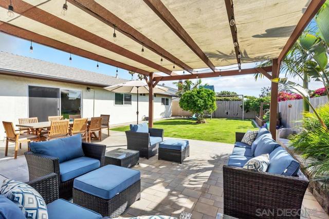 3978 Shenandoah Dr, Oceanside CA: https://media.crmls.org/mediaz/1cc7e92e-368a-4854-863e-31d0978389d1.jpg