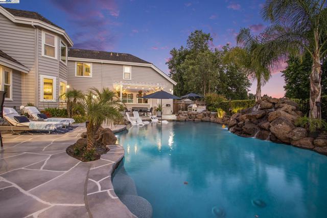 91 RED CYPRESS CT, Danville CA: https://media.crmls.org/mediaz/1cc80e78-e409-4fbc-aaf5-4d78c31ced42.jpg