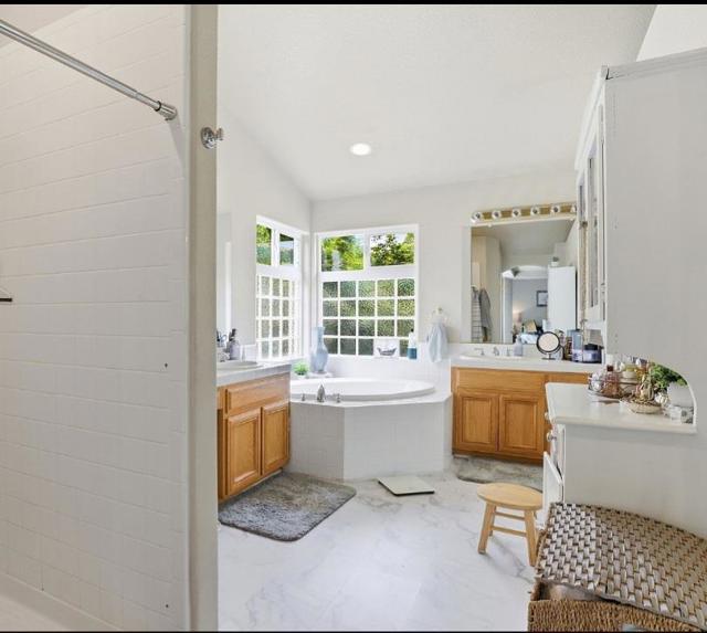 1510 Dovetail Way, Gilroy CA: https://media.crmls.org/mediaz/1cc81de1-540d-41a1-9bbc-d20ceb0f9c69.jpg