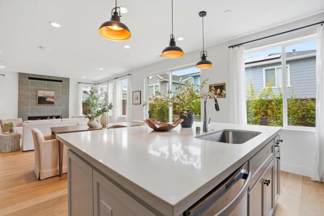 275 Skyview Drive, Marina CA: https://media.crmls.org/mediaz/1cc9d99e-52a2-4a16-8fee-6a316aa8a1ea.jpg