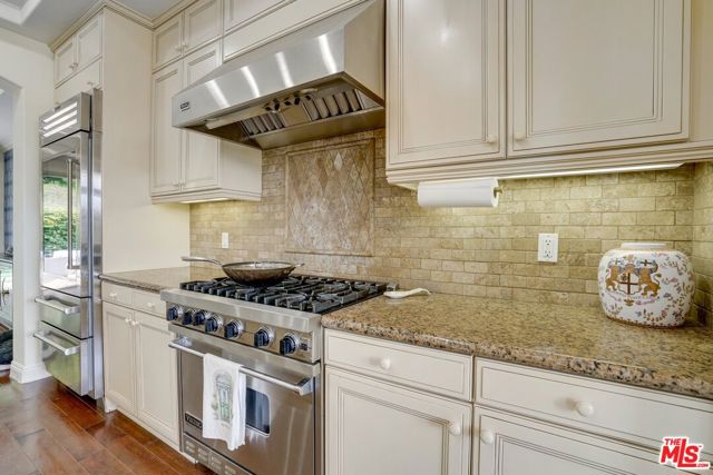 23967 De Ville Way photo 6
