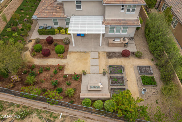6923 Ridgemark Court, Moorpark CA: https://media.crmls.org/mediaz/1cca7784-faf2-4deb-8774-8622e1807da8.jpg