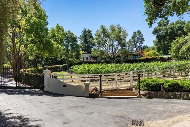 11510 Summit Wood Road, Los Altos Hills CA: https://media.crmls.org/mediaz/1ccac3bc-a788-4503-bf2e-38c6fe0c569b.jpg