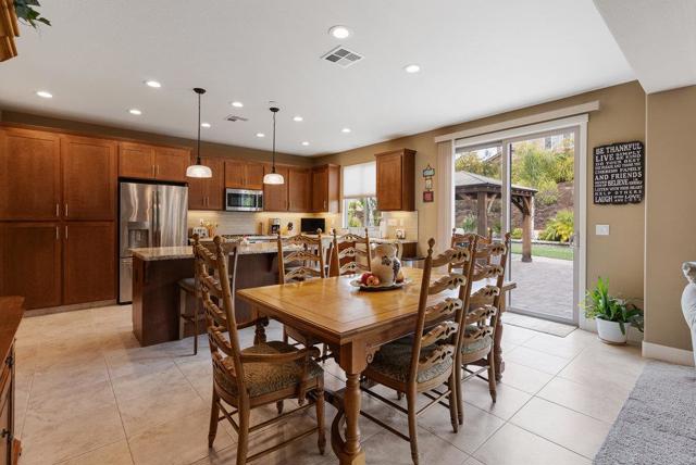 1515 Sunflower Drive, Hollister CA: https://media.crmls.org/mediaz/1ccbb908-0958-4a88-86ae-01e5c3216362.jpg