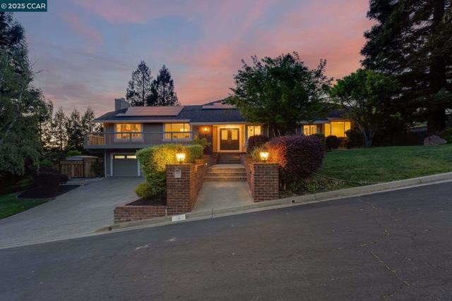 9 Irvine Drive, Moraga CA: https://media.crmls.org/mediaz/1ccbf67c-234a-446f-8cd2-780fee5d5fc9.jpg