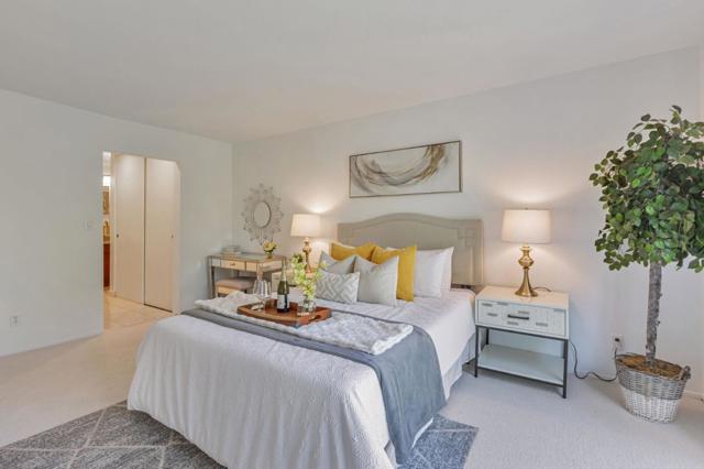 1031 Crestview Drive, Mountain View CA: https://media.crmls.org/mediaz/1ccc4e54-08dc-4f1e-bffe-3d3b6b67b9dd.jpg