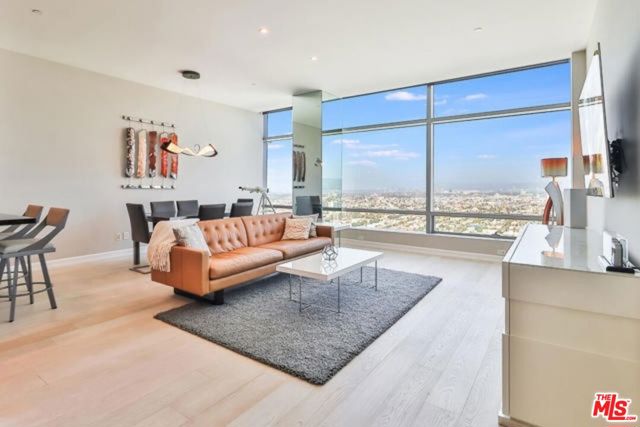 900 West Olympic Boulevard, 34D
