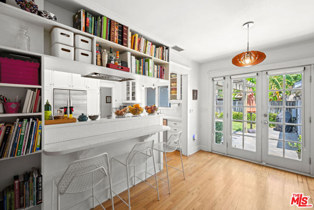 568 N Gower Street, Los Angeles CA: https://media.crmls.org/mediaz/1ccda074-c121-4d18-aef8-966fbe2230ec.jpg