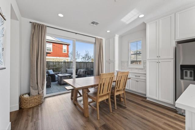 239 Bungalow Court, Marina CA: https://media.crmls.org/mediaz/1ccdec90-cef8-46ac-b2ef-16459fa28b34.jpg