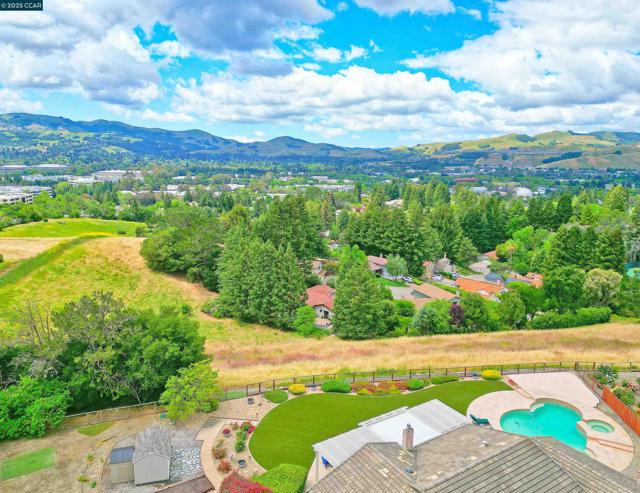 130 Samoa Ct, San Ramon CA: https://media.crmls.org/mediaz/1cce3d85-a091-4818-adfb-1815a51050bf.jpg
