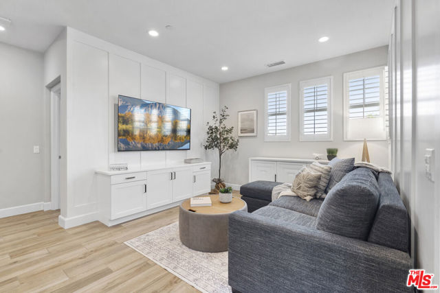 6 Alimon Street, Rancho Mission Viejo CA: https://media.crmls.org/mediaz/1cce5753-ae39-4f5b-a9fe-576b6b049540.jpg