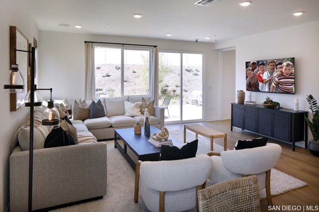 33325 RIVERSIDE DR, Lake Elsinore CA: https://media.crmls.org/mediaz/1ccf67b4-7ec4-45ea-ac25-6191e7a2c790.jpg